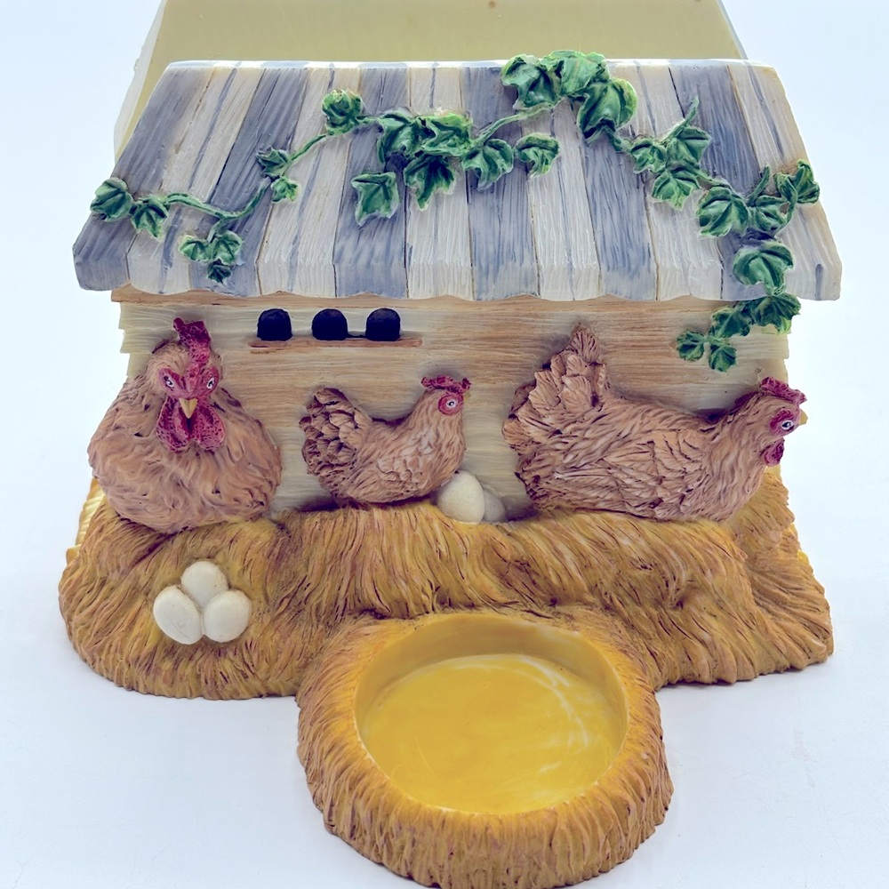 VTG Charming Chicken Coop resin napkin & shaker holder.